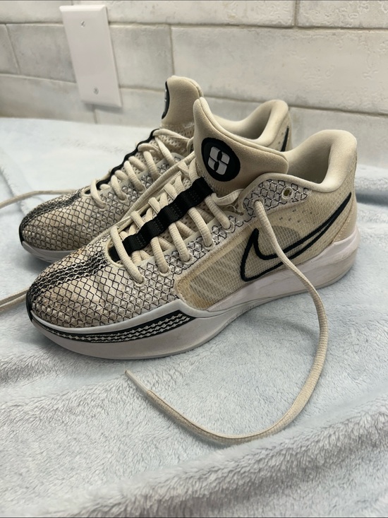 Nike Shoes - Nike Sabrina 1 Magnetic